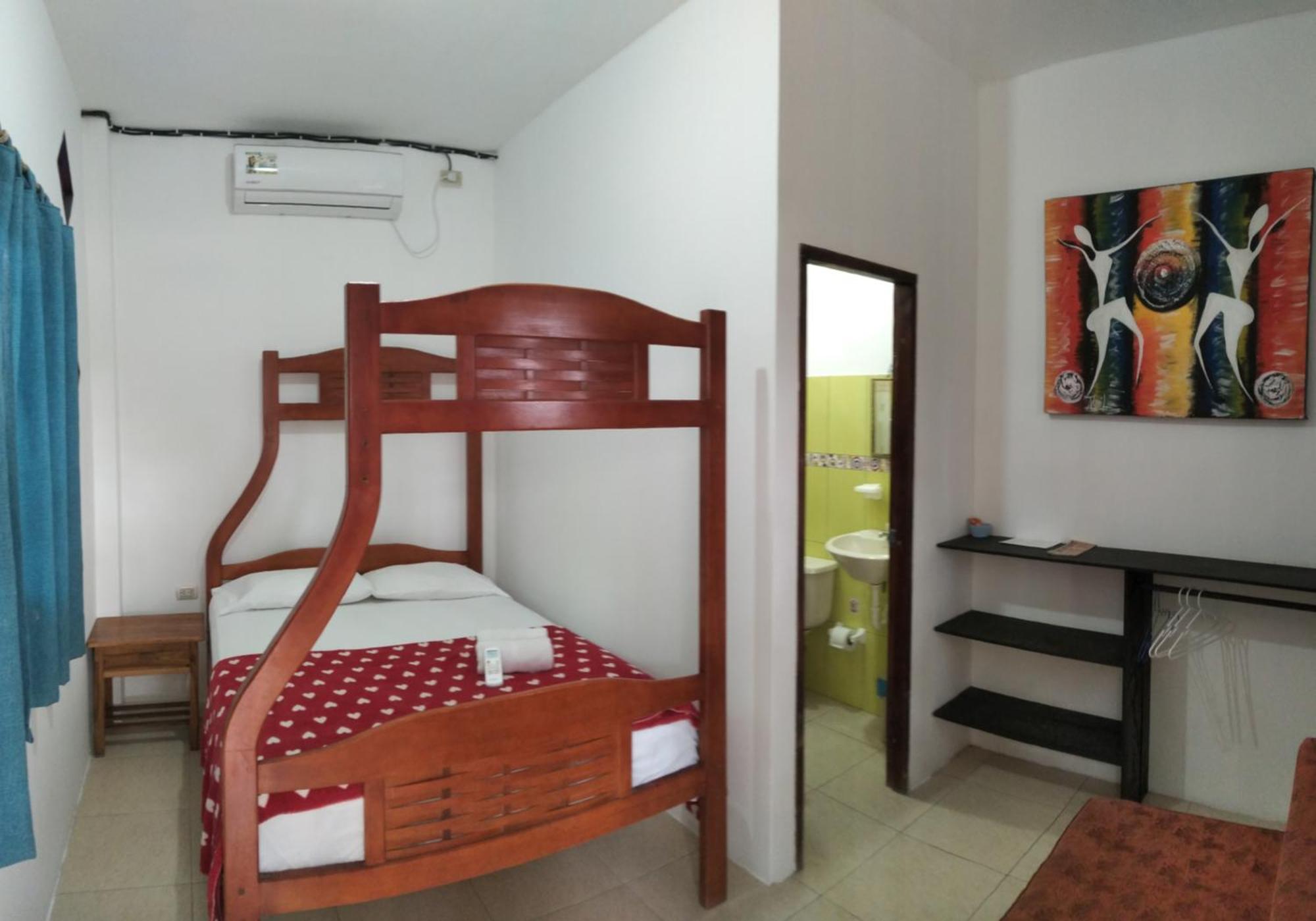 Hostal Casa Taisha Montañita Екстериор снимка