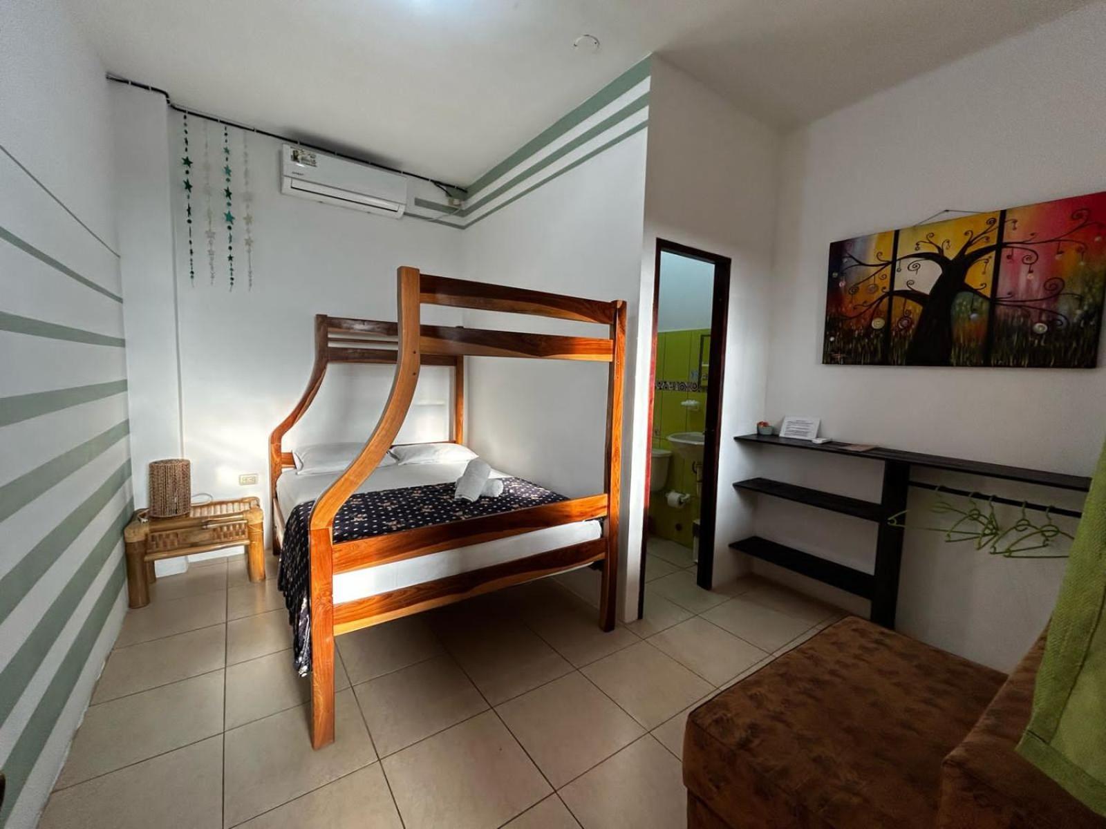 Hostal Casa Taisha Montañita Екстериор снимка