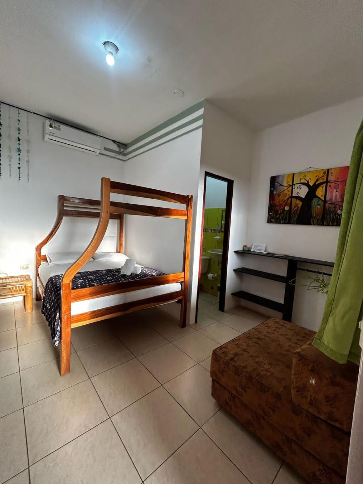 Hostal Casa Taisha Montañita Екстериор снимка